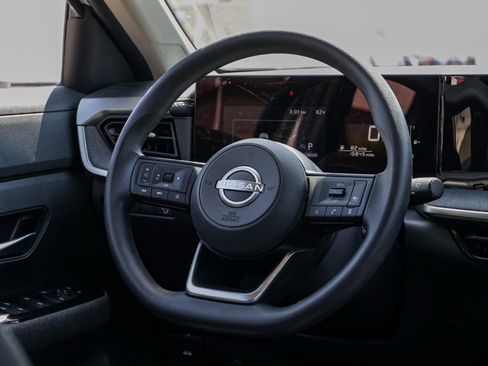 Used 2025 Nissan Kicks SV FWD image 23