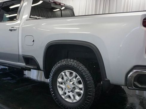 Used 2022 Chevrolet Silverado 2500 LTZ w/ LTZ Convenience Package image 7