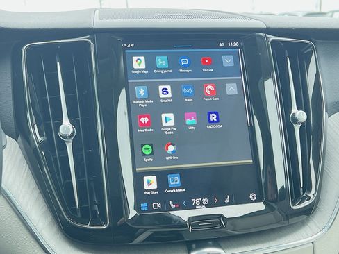 Used 2023 Volvo XC60 B5 Plus image 18