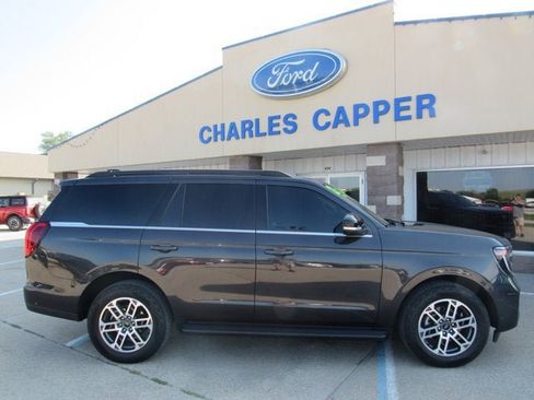 Used 2025 Ford Expedition Active AWD/4WD image 4