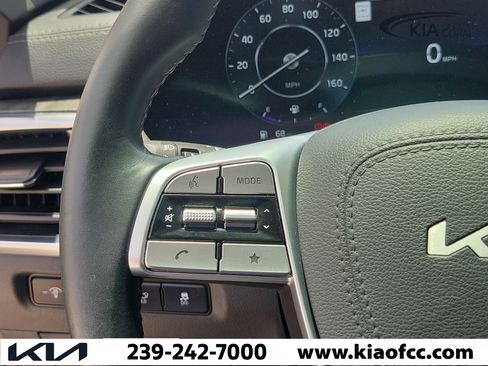 Certified 2025 Kia Telluride SX w/ SX Captain's Chair Package FWD image 25
