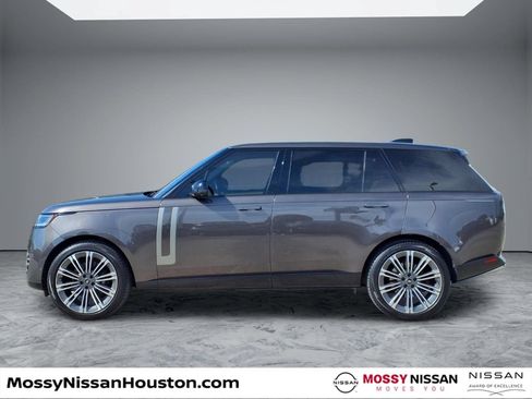 Used 2022 Land Rover Range Rover Long Wheelbase SE AWD/4WD image 5