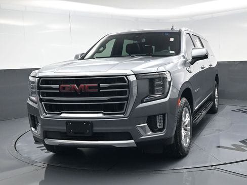 Used 2021 GMC Yukon XL SLT w/ SLT Premium Package image 11