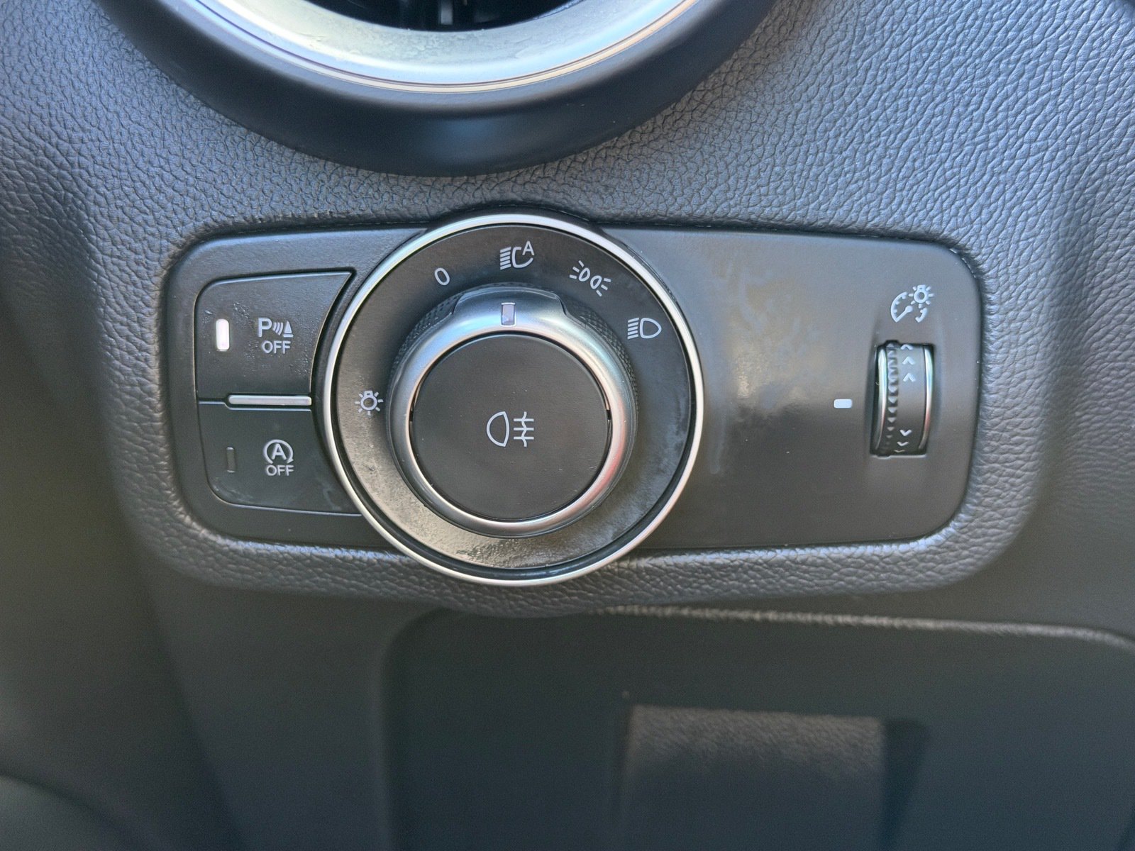 Used 2024 Alfa Romeo Stelvio Sprint RWD image 35