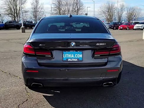 Used 2022 BMW 530i xDrive w/ Premium Package image 7