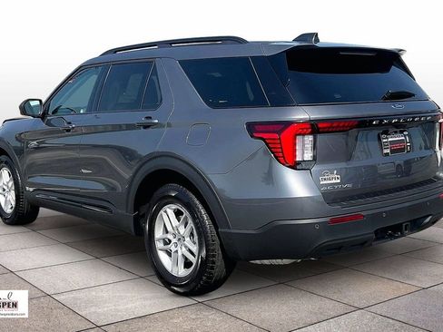New 2026 Ford Explorer Active RWD image 3