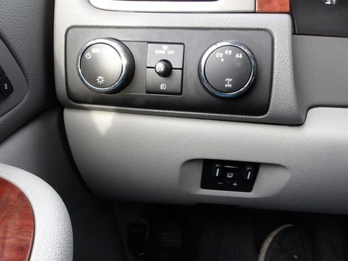 Used 2008 Chevrolet Silverado 3500 LTZ w/ Suspension Package, Off-Road image 21