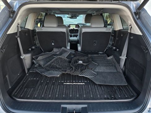 Used 2022 Toyota Highlander Platinum AWD/4WD image 27