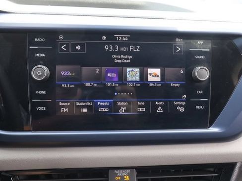 Certified 2023 Volkswagen Taos SE FWD image 26
