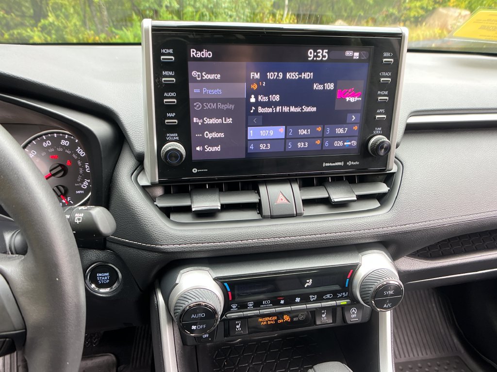 Certified 2022 Toyota RAV4 XLE w/ Convenience Package AWD/4WD image 16