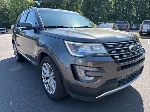 Used 2017 Ford Explorer Limited AWD/4WD image 7