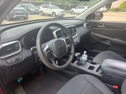 Used 2020 Kia Sorento LX FWD image 14