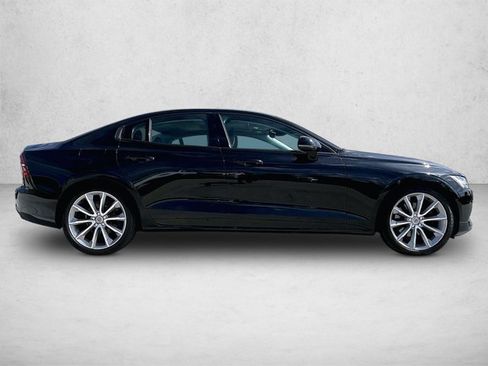 Used 2020 Volvo S60 T5 Momentum FWD image 5