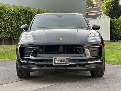 Certified 2025 Porsche Macan AWD/4WD image 11