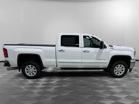 Used 2015 GMC Sierra 2500 SLT w/ Duramax Plus Package AWD/4WD image 4