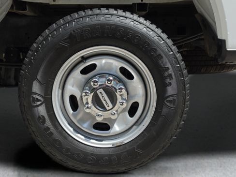 Used 2024 Ford F250 XL w/ FX4 Off-Road Package AWD/4WD image 37