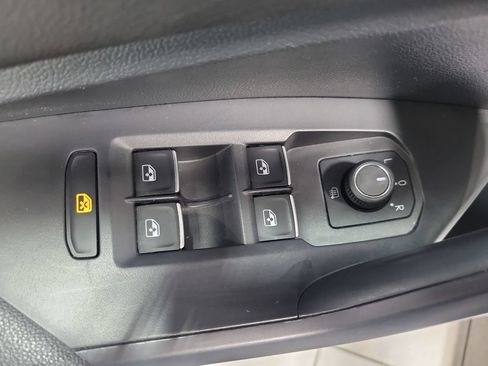 Used 2023 Volkswagen Jetta SE w/ Panoramic Sunroof Package FWD image 32