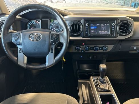 Used 2019 Toyota Tacoma SR5 image 3