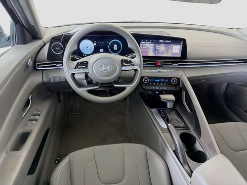 Used 2024 Hyundai Elantra SEL image 24