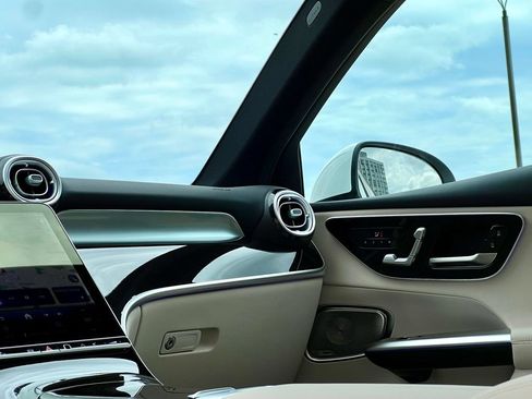 Certified 2026 Mercedes-Benz GLC 300 4MATIC image 21