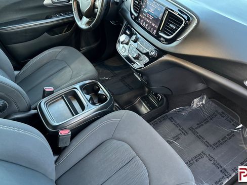 Used 2019 Chrysler Pacifica Touring Plus w/ S Appearance Package image 24