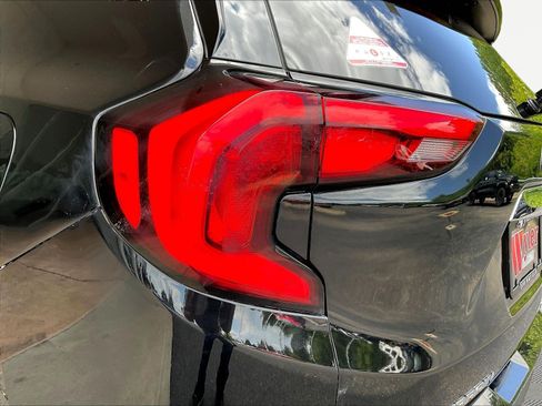 Used 2019 GMC Terrain SLT w/ Preferred Package AWD/4WD image 23