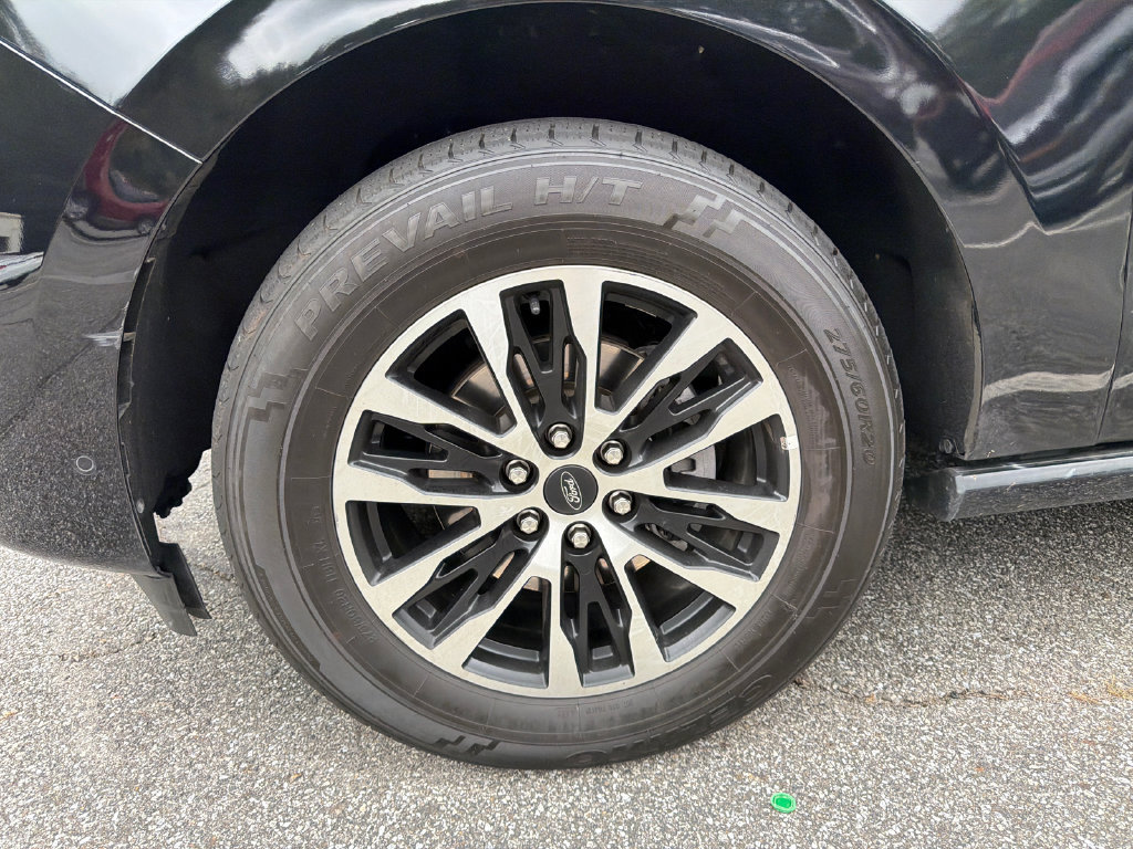 Used 2025 Ford Expedition Platinum AWD/4WD image 8