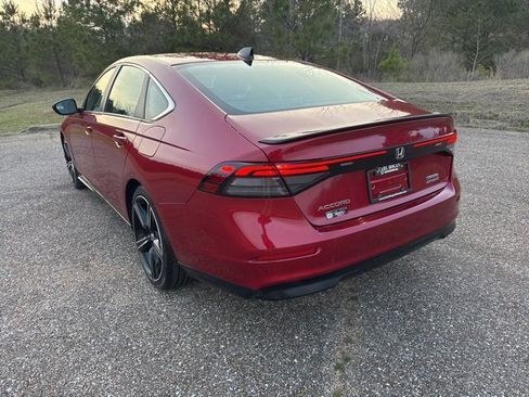 Used 2024 Honda Accord Sport image 4