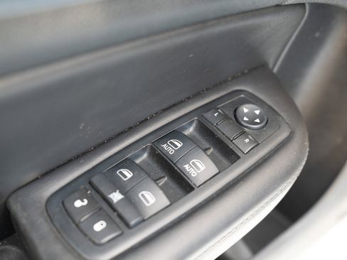 Used 2016 Chrysler 200 S w/ Comfort Group image 19