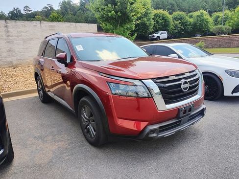 Used 2023 Nissan Pathfinder SV FWD image 3