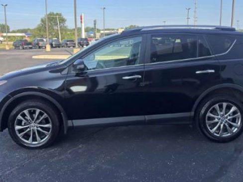 Used 2021 Toyota RAV4 XLE Premium FWD image 8