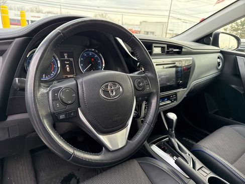 Used 2019 Toyota Corolla SE image 32