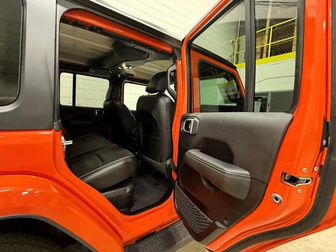 Used 2023 Jeep Wrangler Unlimited Sahara AWD/4WD image 39