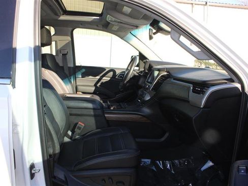 Used 2020 GMC Yukon XL Denali w/ Denali Premium Package image 14