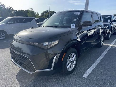 Certified 2025 Kia Soul LX w/ LX Technology Package FWD image 1