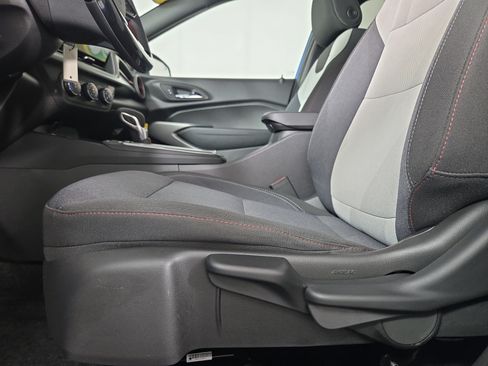 Certified 2024 Chevrolet Trax RS w/ Driver Confidence Package FWD image 29