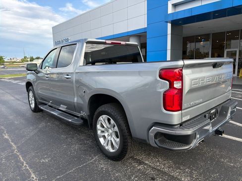 Used 2024 Chevrolet Silverado 1500 LTZ AWD/4WD image 3