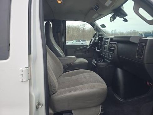 Used 2020 Chevrolet Express 3500 LT w/ LT Preferred Equipment Group image 4