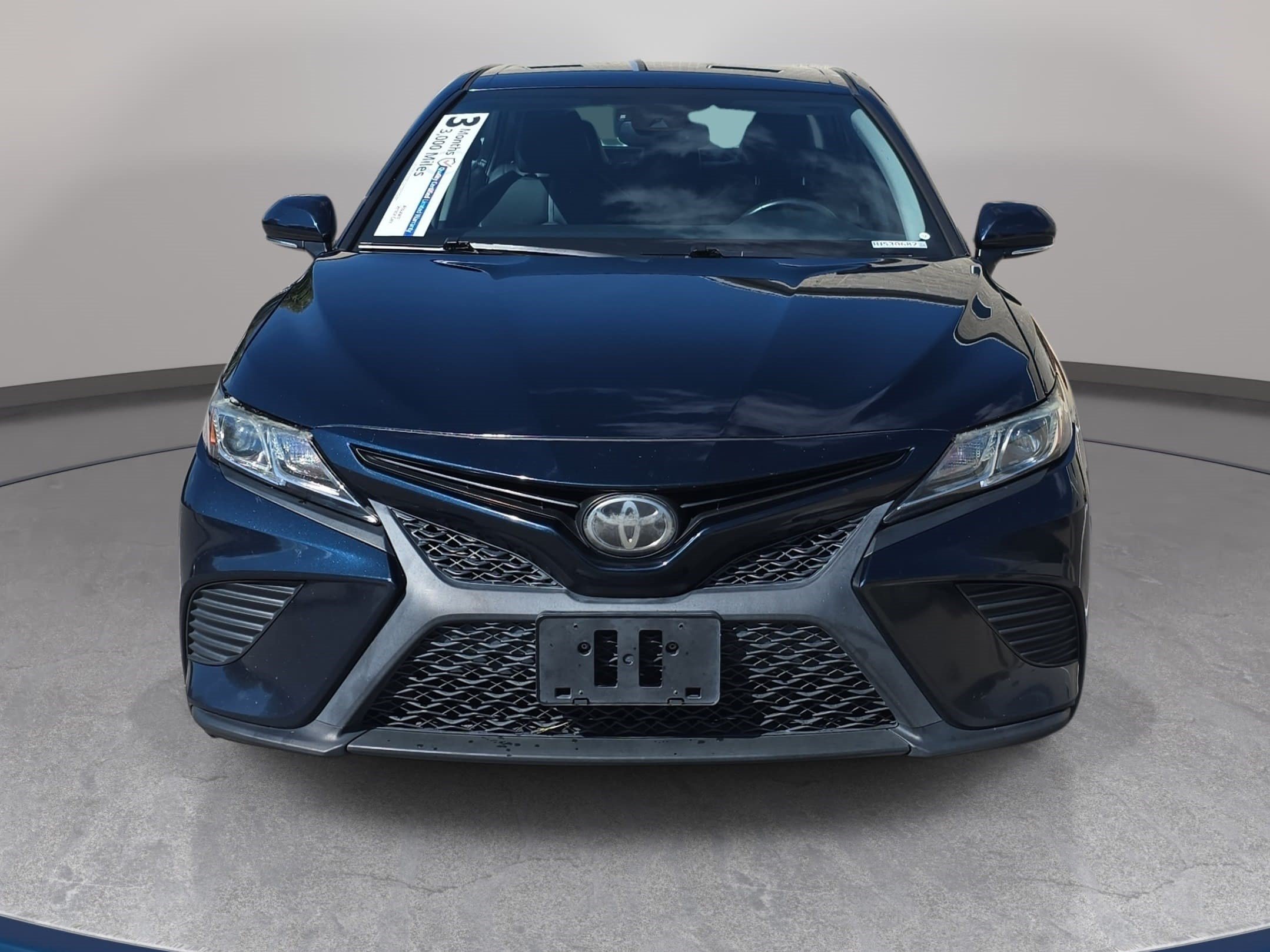 Used 2018 Toyota Camry SE w/ Audio Package FWD image 2