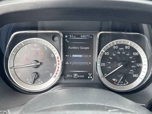 Used 2017 Nissan Titan SL AWD/4WD image 26