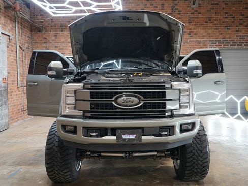 Used 2019 Ford F250 Platinum w/ Platinum Ultimate Package image 22