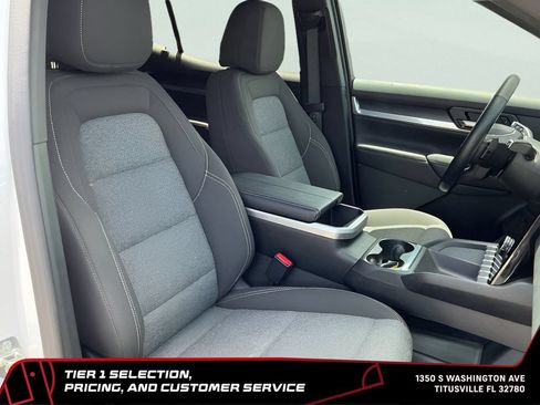 Used 2025 GMC Terrain Elevation AWD/4WD image 17
