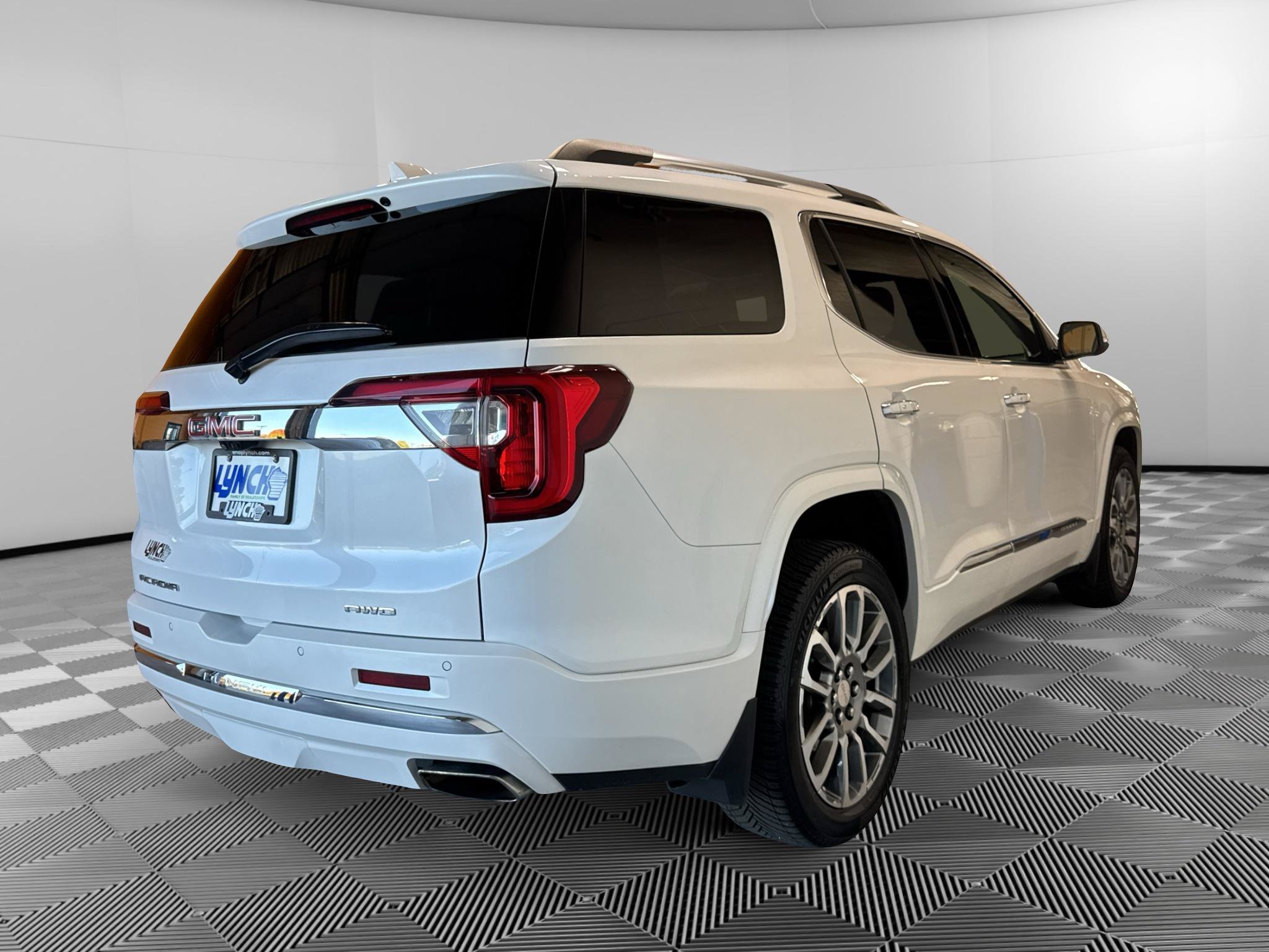 Used 2021 GMC Acadia Denali w/ Denali Ultimate Package AWD/4WD image 5