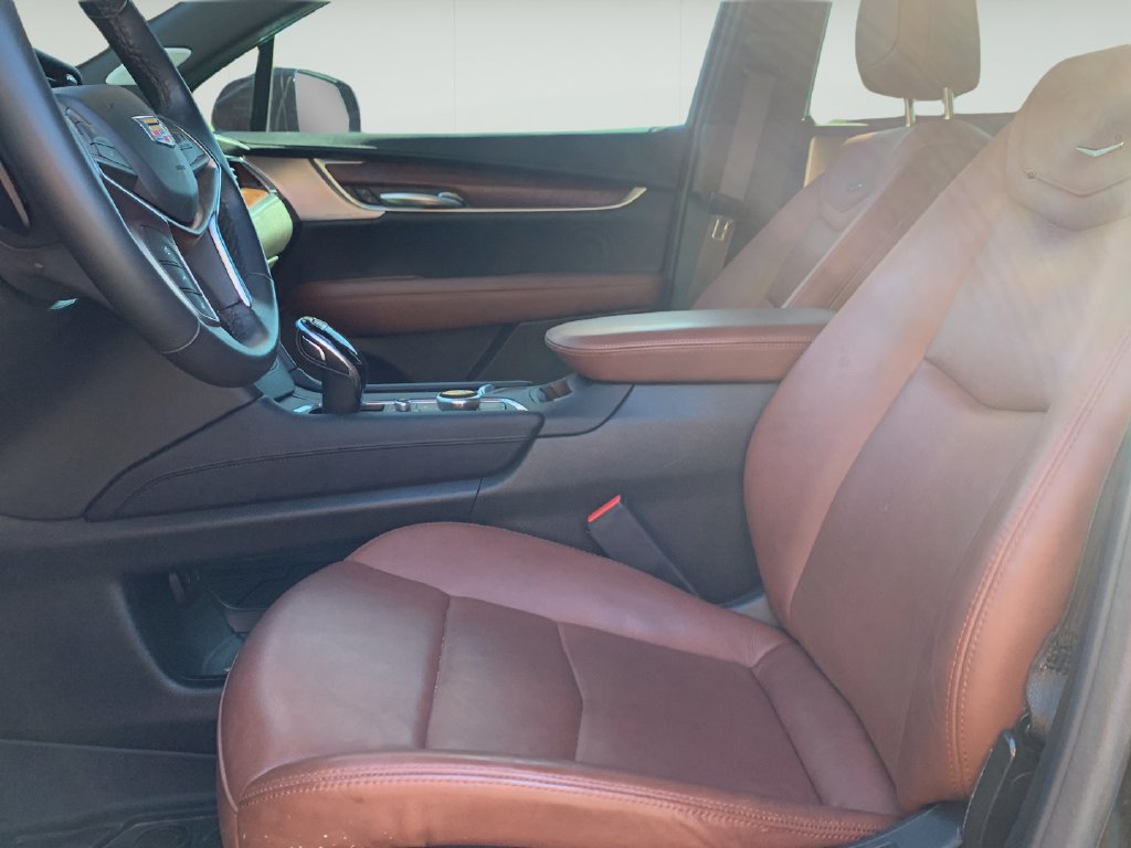 Used 2024 Cadillac XT5 Premium Luxury w/ Technology Package FWD image 14