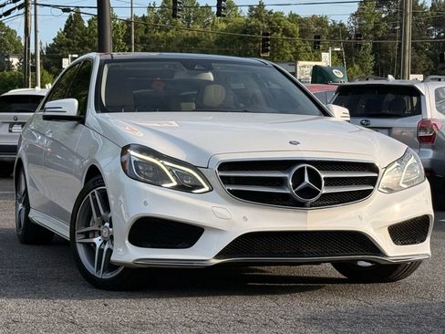 Used 2014 Mercedes-Benz E 550 4MATIC Sedan image 7