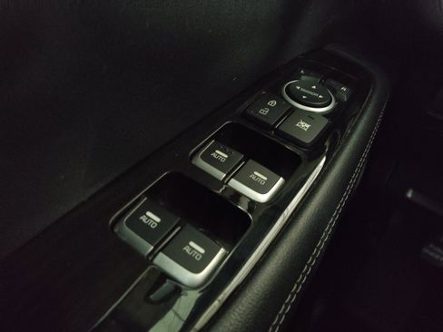 Used 2020 Kia Sorento LX AWD/4WD image 27