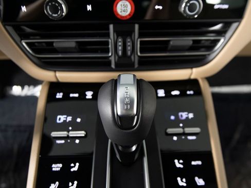 New 2026 Porsche Macan AWD/4WD image 27