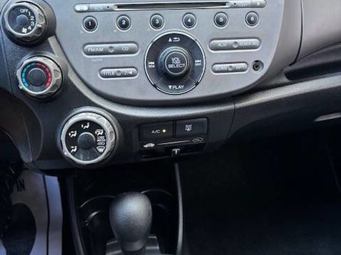 Used 2010 Honda Fit Sport image 5