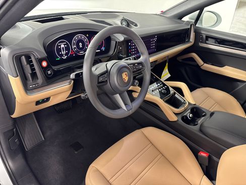 Used 2026 Porsche Cayenne Coupe AWD/4WD image 4
