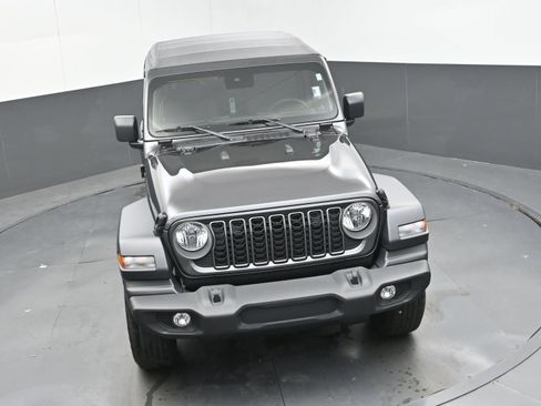 Used 2025 Jeep Wrangler Unlimited Sport AWD/4WD image 25